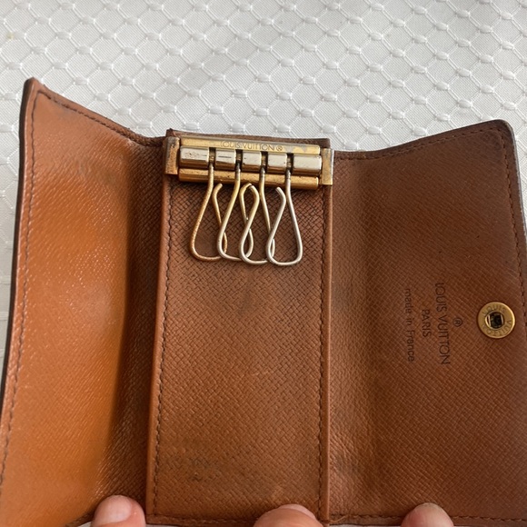 Louis Vuitton Monogram Key Case - Picture 2 of 6